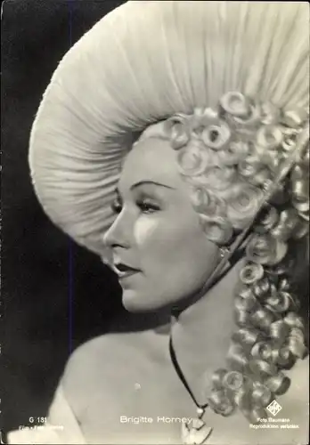 Ak Schauspielerin Brigitte Horney, Profilansicht, Hut