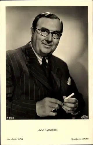 Ak Schauspieler Joe Stöckel, Portrait mit Zigarette