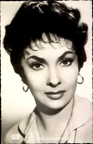 Ak Schauspielerin Gina Lollobrigida, Portrait