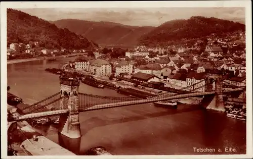 Ak Děčín Tetschen an der Elbe Region Aussig, Stadtansicht, Kettenbrücke, Fluss