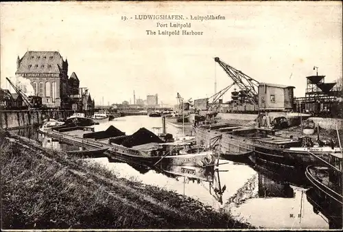 Ak Ludwigshafen am Rhein, Luitpoldhafen, Schiffe Koeln 12, Münster III