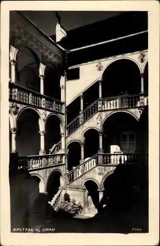 Foto Ak Spittal an der Drau Kärnten, Innenhof