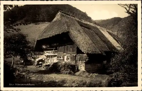 Ak Haslach im Kinzigtal Schwarzwald, Mühlenbachtal, altes Schwarzwaldhaus