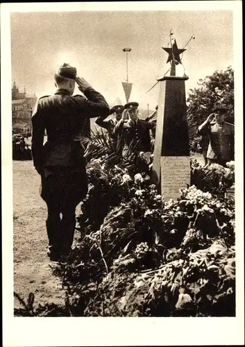 Ak Prager Aufstand 1945, Kriegerdenkmal, Verein der Freunde der UDSSR in der Tschechoslowakei