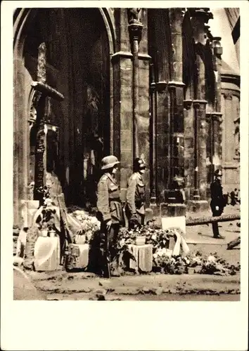 Ak Praha Prag, Kveten 1945, Soldaten und Kränze vor einer Kirche, Prager Aufstand