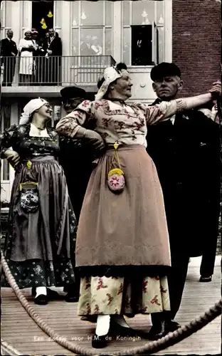 Ak Schagen Nordholland Niederlande, Volkstrachten beim Tanzen, Königin