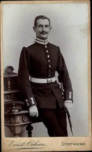 CdV Dortmund im Ruhrgebiet, Deutscher Soldat in Uniform, Portrait