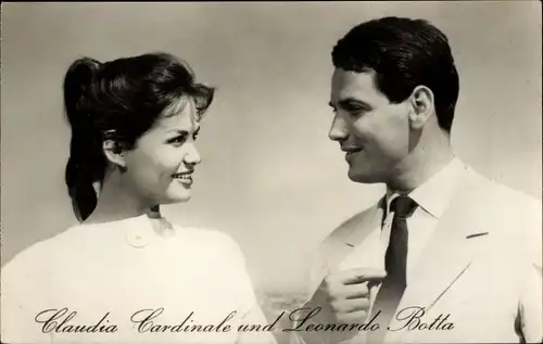 Ak Schauspieler Claudia Cardinale und Leonardo Botta, Portrait