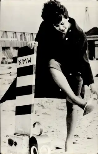 Ak Schauspielerin Anneke Grönloh, Strand