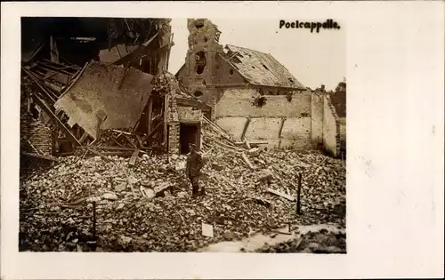 Ak Bikschote Langemark Poelkapelle Westflandern, Soldat, Zerstörtes Gebäude, I. WK