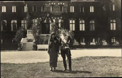 Ak Hälsingborg Helsingborg Schweden, Kronprinzenpaar vor dem Schloss Sofiero