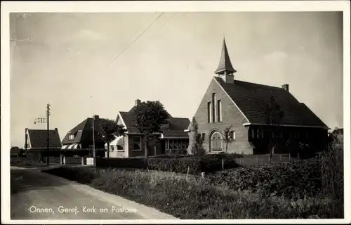 Ak Onnen Groningen Niederlande, Geref. Kerk en Pastorie