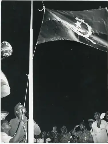 Foto Luanda Angola, Unabhängigkeit, Hissen der Flagge 11. November 1975