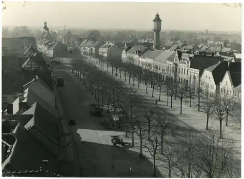 Foto Treuenbrietzen in Brandenburg, Stadtansicht mit Wasserturm