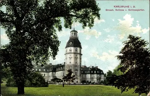 Ak Karlsruhe in Baden, Grossh. Schloss, Blick vom Schlossgarten