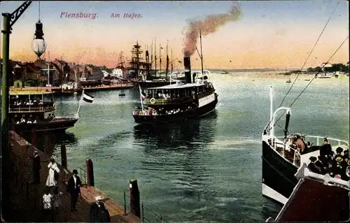 Ak Flensburg in Schleswig Holstein, Am Hafen, Dampfer