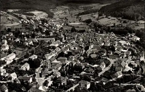 Ak Bad Brückenau im Sinntal Unterfranken, Heilbad, Ortsansicht, Fliegeraufnahme