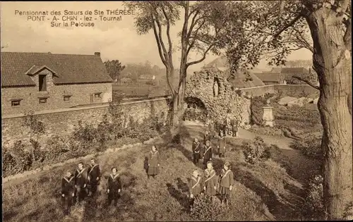 Ak Tournai Wallonien Hennegau, Pensionnat des Soeurs de Ste Therese, Sur la Pelouse