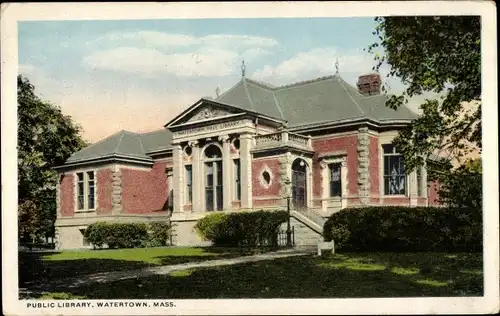 Ak Massachusetts USA, Öffentliche Bibliothek, Watertown