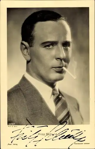 Ak Schauspieler Fritz Schulz, Portrait mit Zigarette, Ross Verlag Nr. 5970/1, Autogramm
