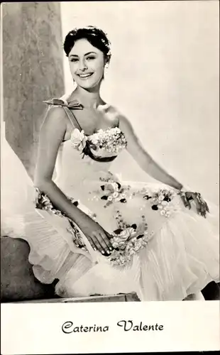 Ak Sängerin und Schauspielerin Caterina Valente, Portrait