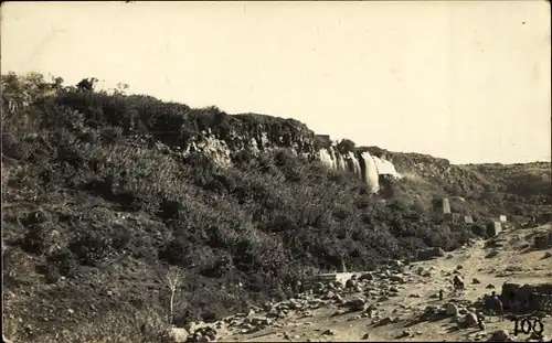 Foto Ak Israel ?, Landschaft mit Wasserfall