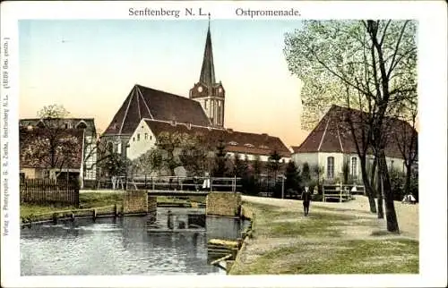 Ak Senftenberg in der Niederlausitz, Ostpromenade, Kirche