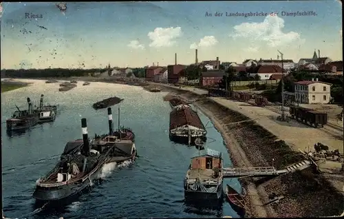 Ak Riesa an der Elbe Sachsen, Landungsbrücke, Anlegestelle, Lastkähne, Dampfer