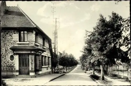 Ak Chézy sur Marne Aisne, Rue de la Gare, Post