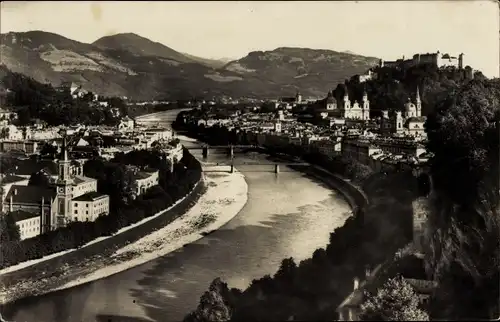 Ak Salzburg in Österreich, Ortsansicht mit Flusslauf von Mülln aus gesehen, Brücke, Burg