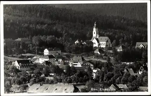 Foto Ak Bayerisch Eisenstein im Bayrischen Wald Niederbayern, Teilansicht, Kirche