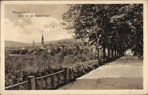 Ak Deggendorf im Bayerischen Wald Niederbayern, Blick von der Donaubrücke, Ortsansicht, Kirchtürme