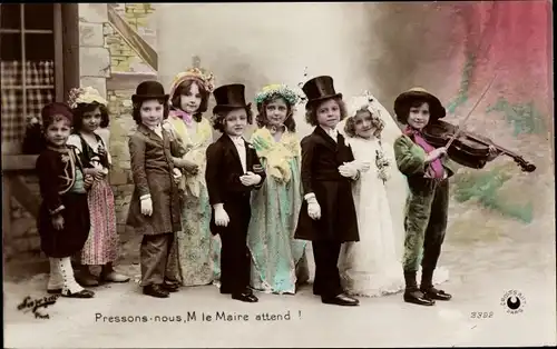 Ak Gruppenbild der Kinder, Musiker, Geigenspieler