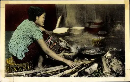 Ak Xieng Khouang Laos, junge laotische Frau beim Kochen