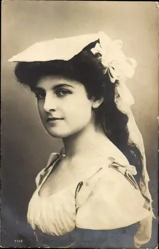 Ak Schauspielerin, Portrait