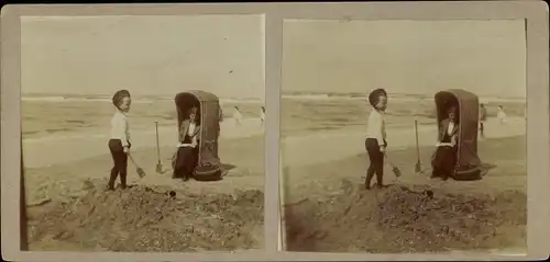 Stereo Foto Zandvoort Nordholland Niederlande, Strandpartie, Junge mit Schaufel, Strandkorb