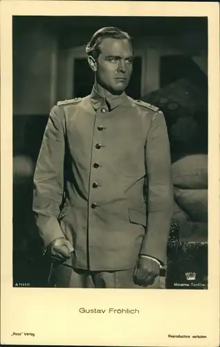 Ak Schauspieler Gustav Fröhlich, Standportrait, Uniform