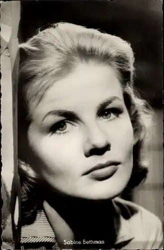 Ak Schauspielerin Sabine Bethmann, Portrait, Heimweh dort wo die Blumen blühn