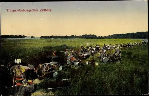 Ak Zeithain in Sachsen, Truppenübungsplatz, Soldaten bei einer Feldübung