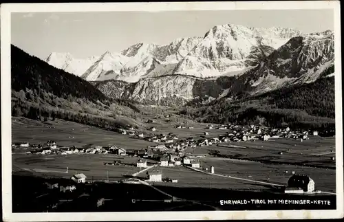 Ak Ehrwald in Tirol, Gesamtansicht mit Mieminger-Kette