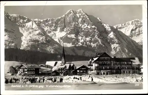 Ak Seefeld Tirol Österreich, Wettersteingebirge, Ort im Schnee, Kirche, Winter