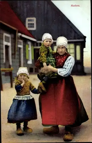 Ak Marken Nordholland, Niederländische Trachten, Familie