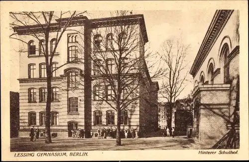Ak Berlin Wedding, Lessing-Gymnasium, Hinterer Schulhof
