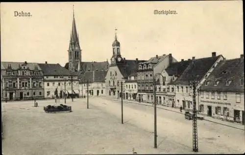 Ak Dohna Osterzgebirge Sachsen, Blick auf den Marktplatz, Kirchturm, Denkmal