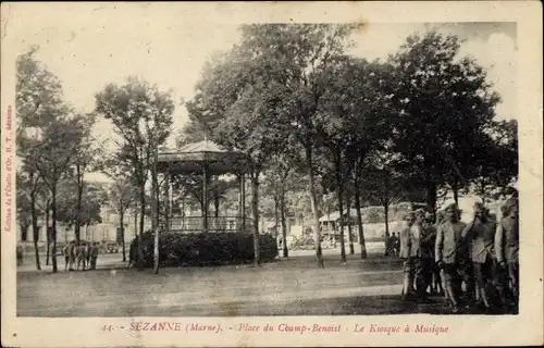 Ak Sézanne Marne, Place du Champ-Benoist, Der Musikkiosk