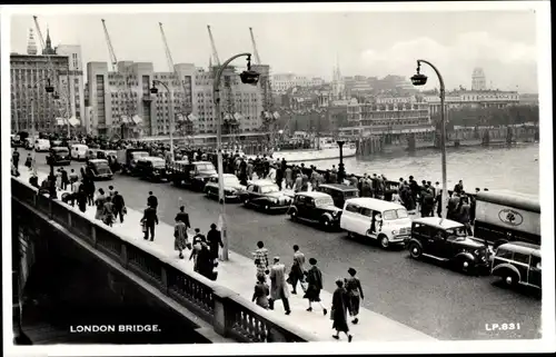 Ak London City England, Verkehr auf der Brücke