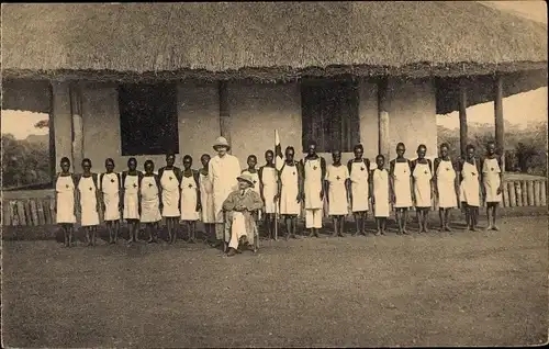 Ak Belgisches Rotes Kreuz, Afrikaner, Gruppenbild