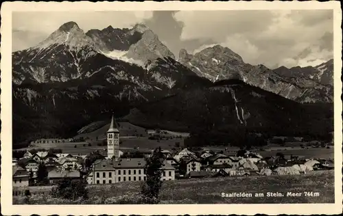 Ak Saalfelden am Steinernen Meer in Salzburg, Ortsansicht, Gebirge