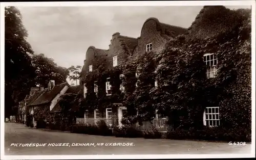 Ak Denham Buckinghamshire England, malerische Häuser