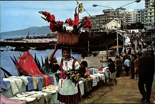 Ak Santa Cruz de Tenerife Teneriffa Kanarische Inseln Spanien, Marktleben, Blumenmädchen in Tracht